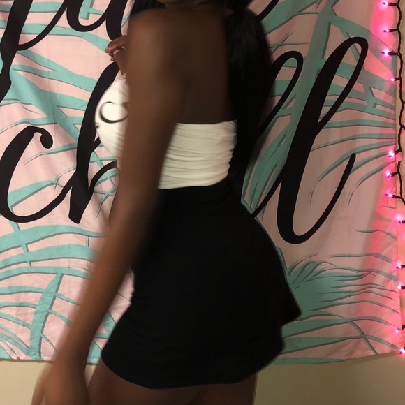FOREVER 21 Black mini skirt - Picture 2 of 2